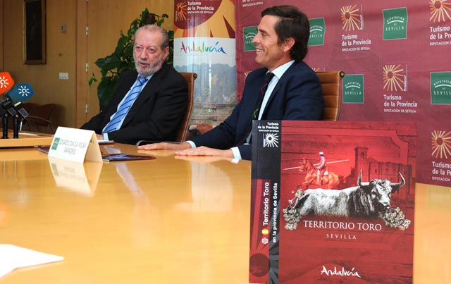 Eduardo D&aacute;vila Miura. Territorio Toro